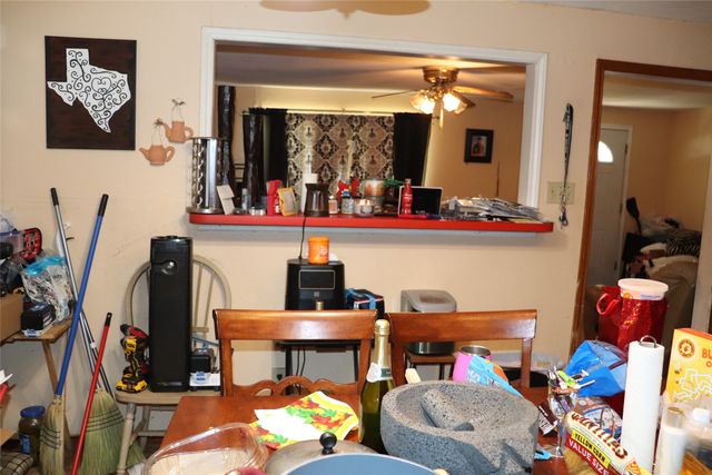 916 Poindexter Avenue, Cleburne, TX 76033