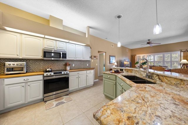 1237 RAMBLING VINE COURT, Trinity, FL 34655