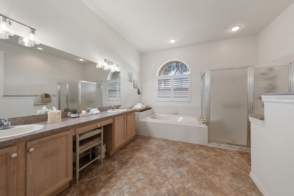 Image 43 of property listing at 1237 RAMBLING VINE COURT, New Port Richey, FL 34655