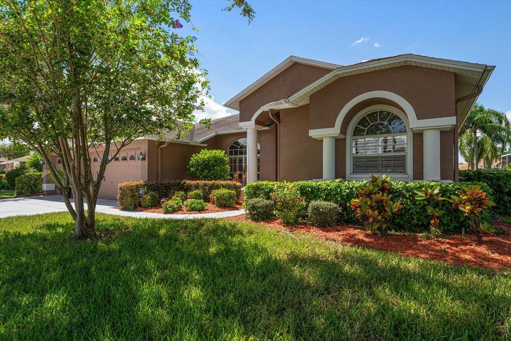 Image 6 of property listing at 1237 RAMBLING VINE COURT, New Port Richey, FL 34655