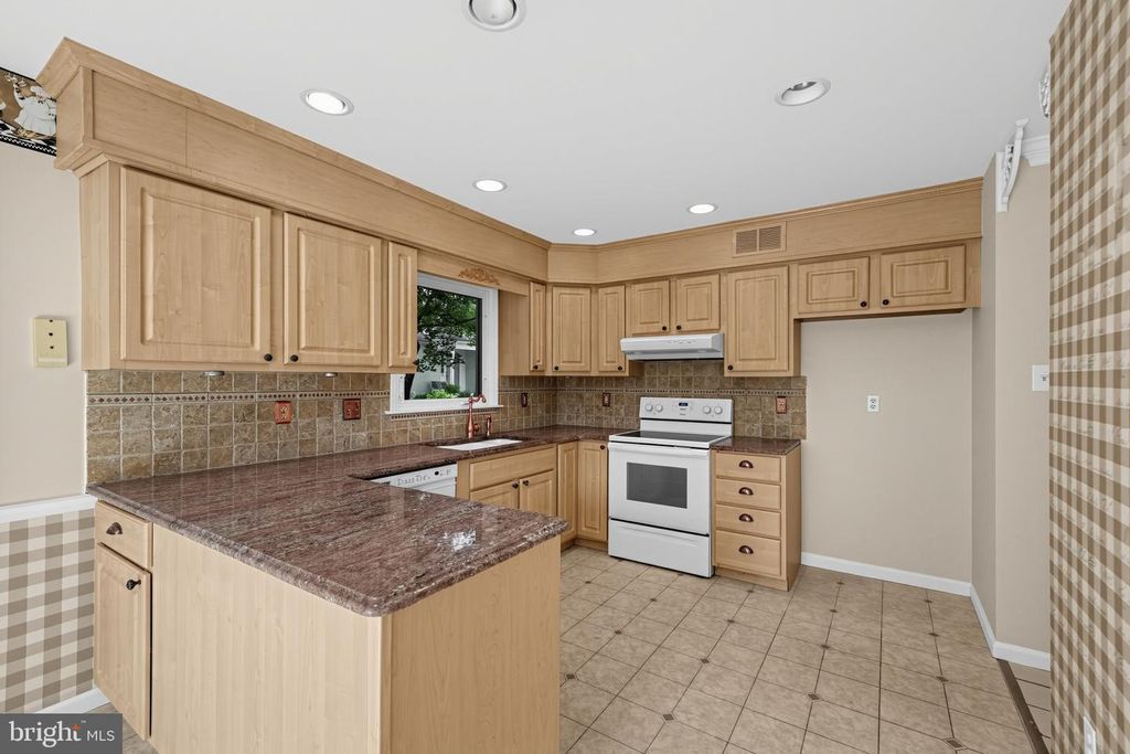 97 HUNTERS RUN, NEWTOWN SQUARE, PA 19073 — photo 5