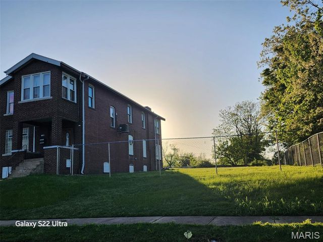 2801 Arlington Avenue, St Louis, MO 63120