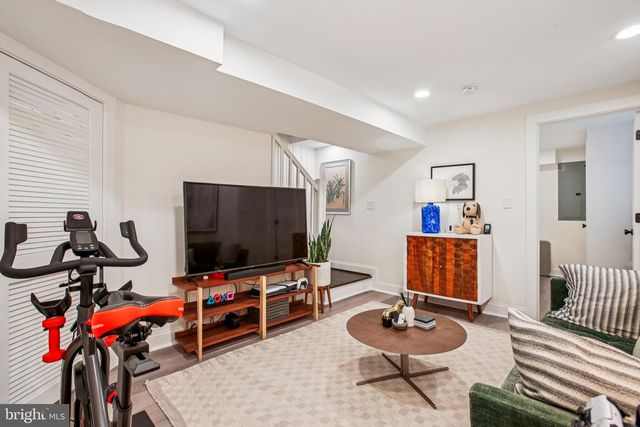 739 KENNEDY ST NE, Washington, DC 20011