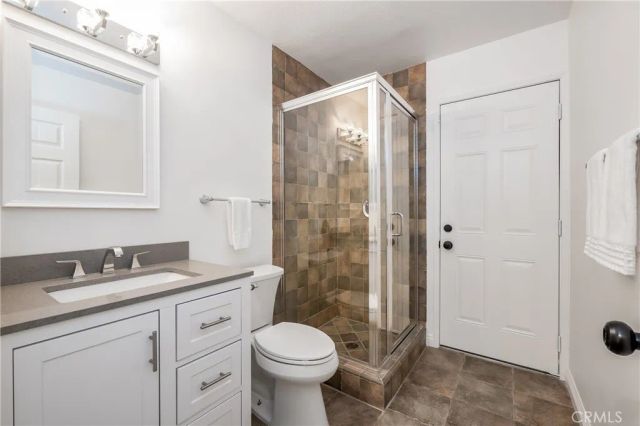 25512 Alisal Avenue, Laguna Hills, CA 92653