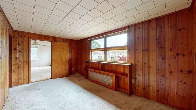 14 Hadwen Rd, Worcester, MA 01602
