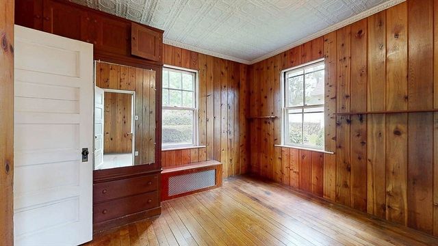 14 Hadwen Rd, Worcester, MA 01602