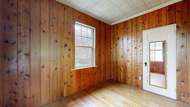 14 Hadwen Rd, Worcester, MA 01602