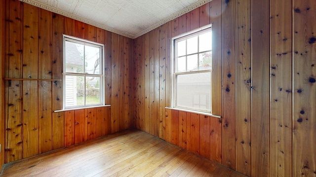 14 Hadwen Rd, Worcester, MA 01602