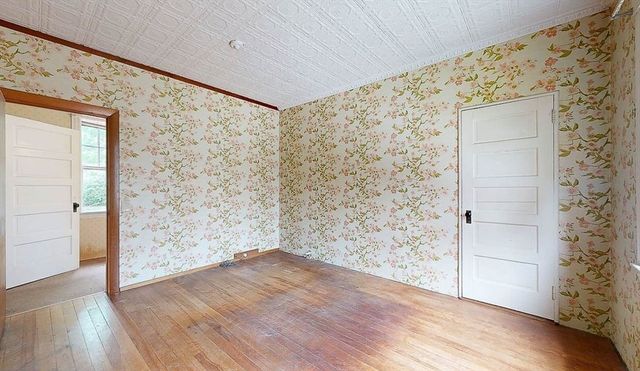 14 Hadwen Rd, Worcester, MA 01602