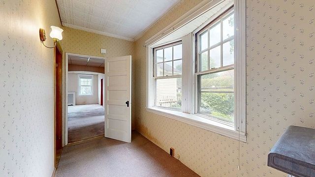 14 Hadwen Rd, Worcester, MA 01602