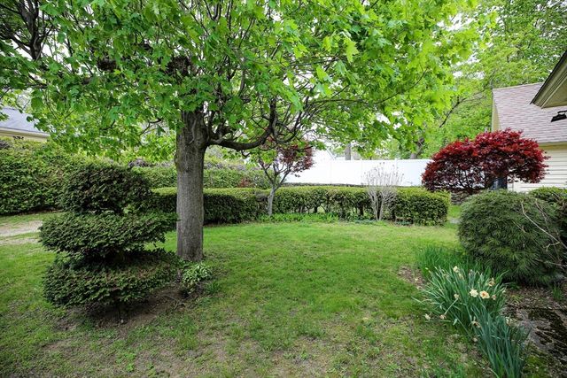 14 Hadwen Rd, Worcester, MA 01602