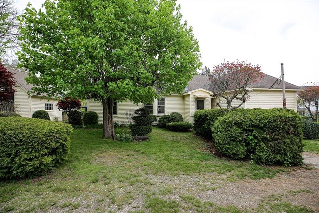 14 Hadwen Rd, Worcester, MA 01602
