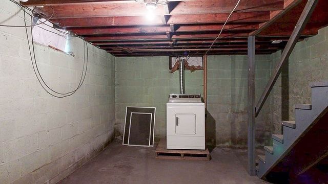 14 Hadwen Rd, Worcester, MA 01602