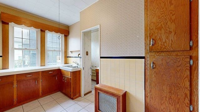 14 Hadwen Rd, Worcester, MA 01602