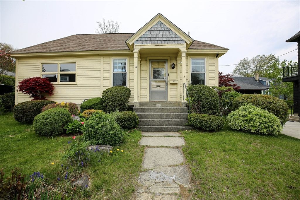 14 Hadwen Rd, Worcester, MA 01602