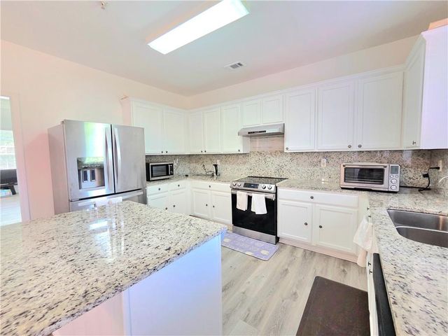 1140 Foxcroft Drive, Morrow, GA 30260