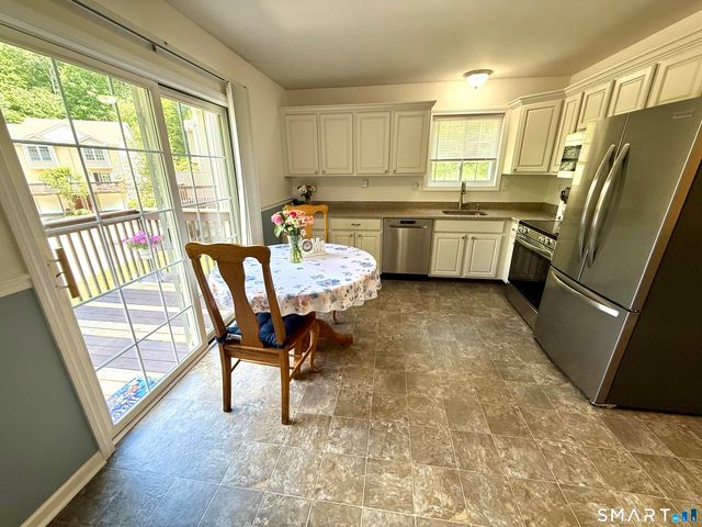 40 Trolley Bridge Road 9, Shelton, CT 06484