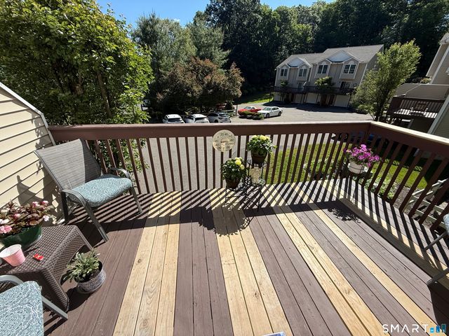 40 Trolley Bridge Road 9, Shelton, CT 06484