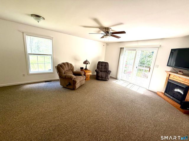 40 Trolley Bridge Road 9, Shelton, CT 06484