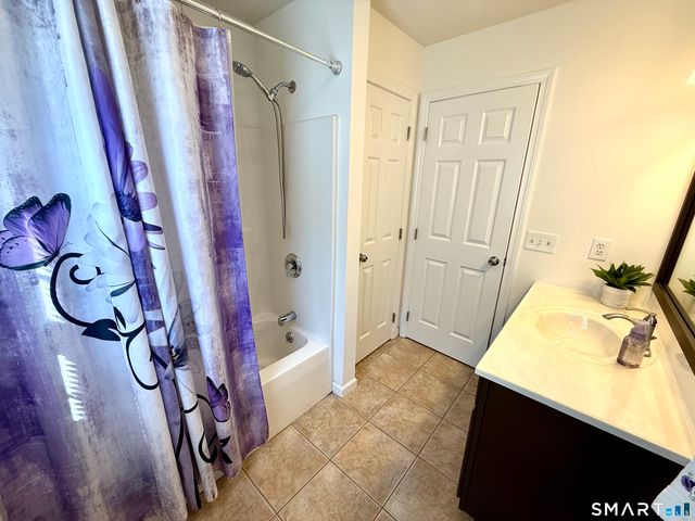 40 Trolley Bridge Road 9, Shelton, CT 06484