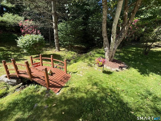 40 Trolley Bridge Road 9, Shelton, CT 06484