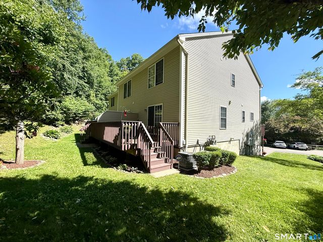 40 Trolley Bridge Road 9, Shelton, CT 06484