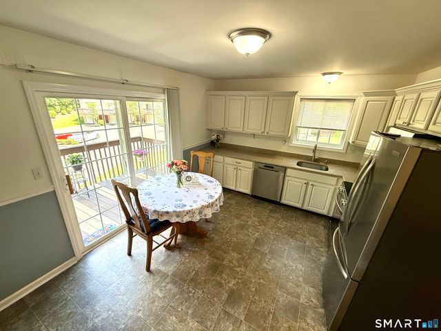 40 Trolley Bridge Road 9, Shelton, CT 06484