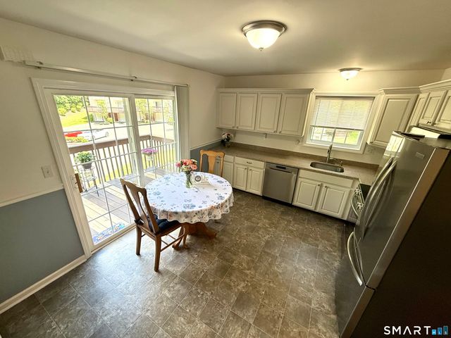 40 Trolley Bridge Road 9, Shelton, CT 06484