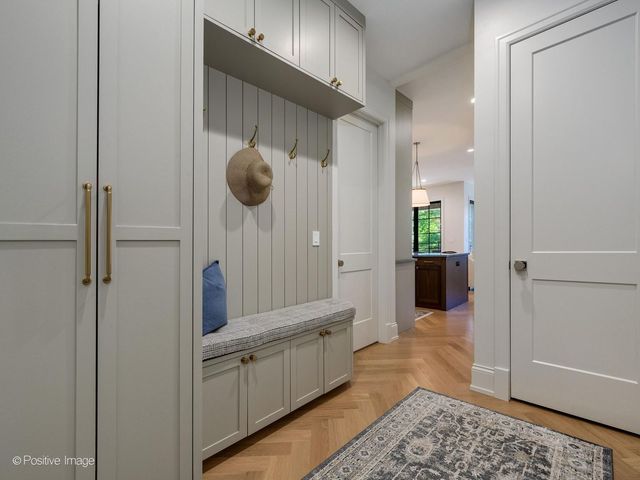 855 W Lill Avenue 2, Chicago, IL 60614