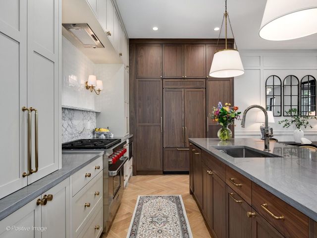 855 W Lill Avenue 2, Chicago, IL 60614