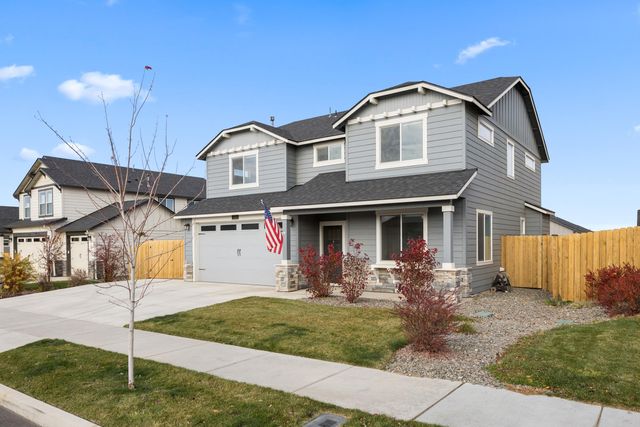 1723 NW Upas Place, Redmond, OR 97756