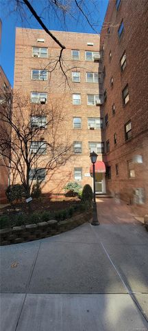 102-25 67th Road 5A, Forest Hills, NY 11375