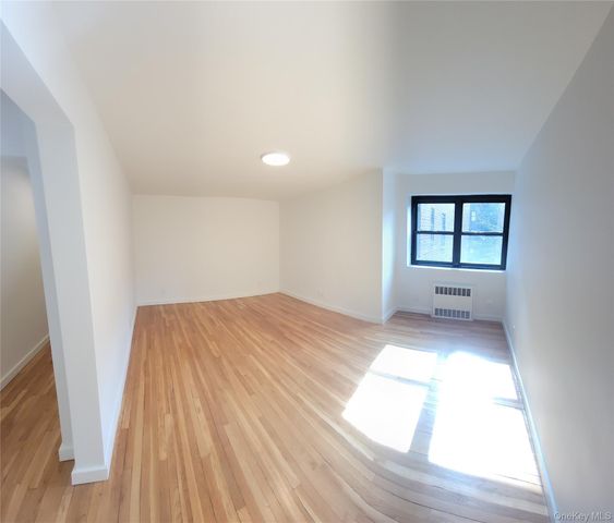 102-25 67th Road 5A, Forest Hills, NY 11375