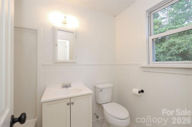 515 Wakefield Drive A, Charlotte, NC 28209