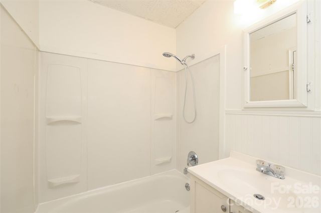515 Wakefield Drive A, Charlotte, NC 28209