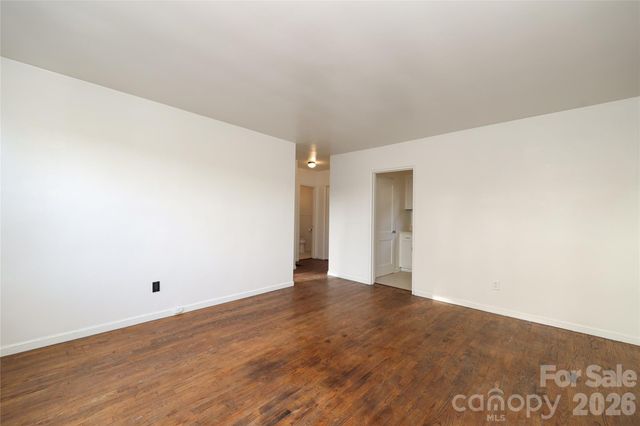 515 Wakefield Drive A, Charlotte, NC 28209