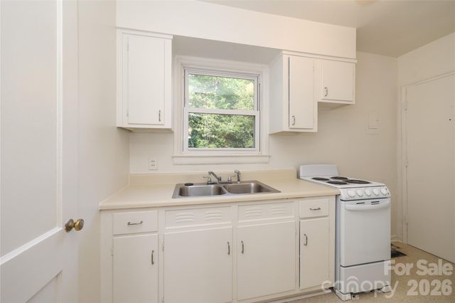 515 Wakefield Drive A, Charlotte, NC 28209
