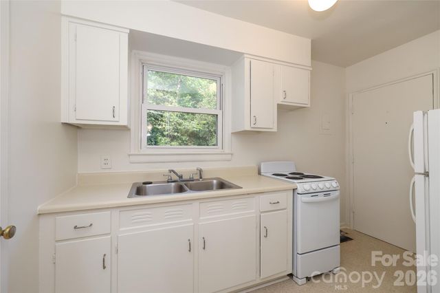 515 Wakefield Drive A, Charlotte, NC 28209