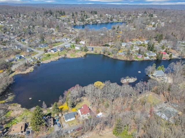 23 Up Mt Glen Lake Dr, West Milford Twp., NJ 07480