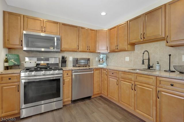 23 Up Mt Glen Lake Dr, West Milford Twp., NJ 07480