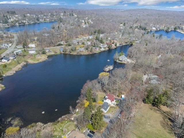 23 Up Mt Glen Lake Dr, West Milford Twp., NJ 07480