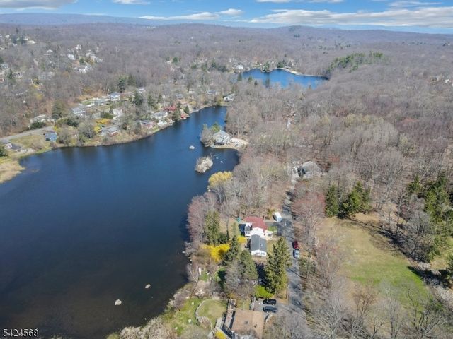 23 Up Mt Glen Lake Dr, West Milford Twp., NJ 07480