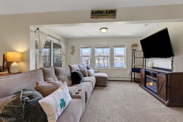 23 Up Mt Glen Lake Dr, West Milford Twp., NJ 07480