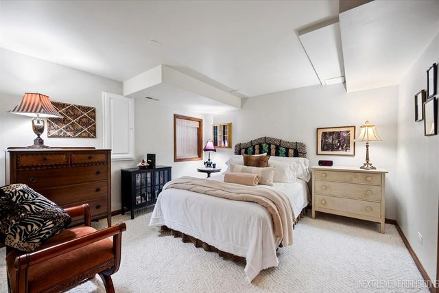 1919 Waverly Circle, St. Charles, IL 60174