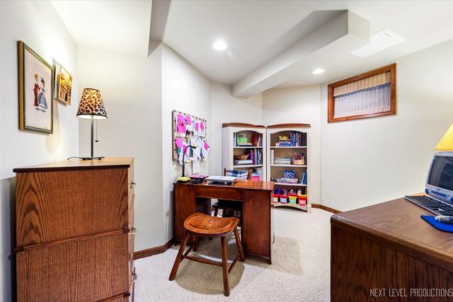 1919 Waverly Circle, St. Charles, IL 60174