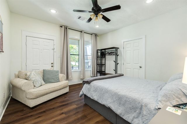 4213 Avenue S, Galveston, TX 77550