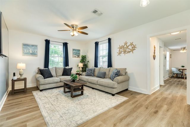 4213 Avenue S, Galveston, TX 77550