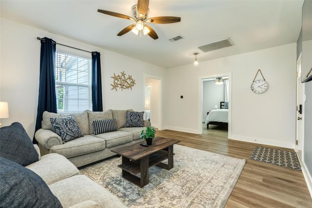 4213 Avenue S, Galveston, TX 77550