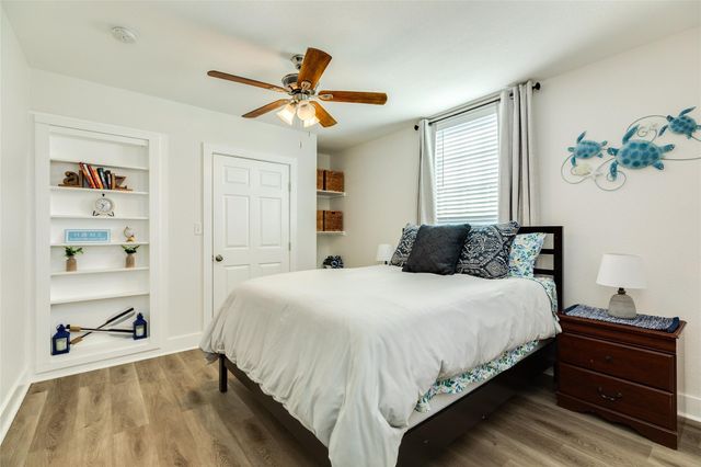 4213 Avenue S, Galveston, TX 77550