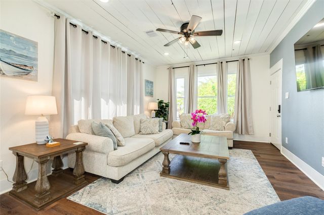 4213 Avenue S, Galveston, TX 77550